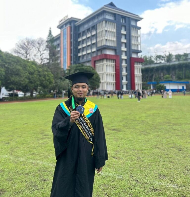 MAHASISWA PBA UMM RAIH PREDIKAT WISUDAWAN TERBAIK FAI UMM 2024