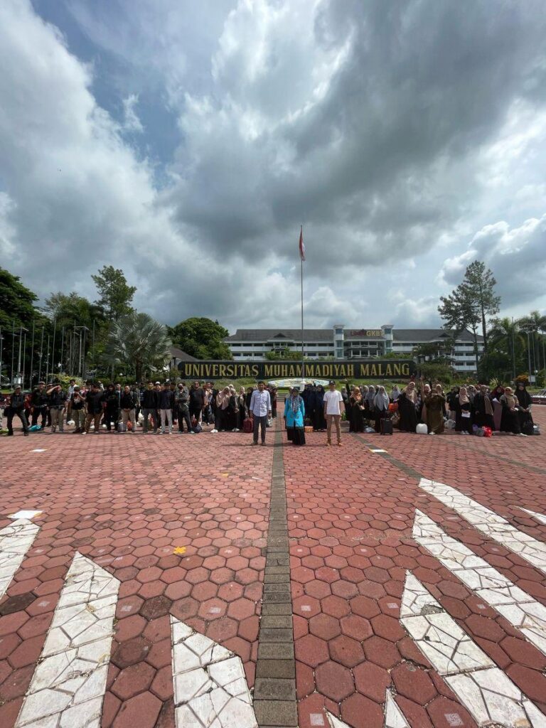 YA HAJ-HAJ JUS TSANI : PBA UMM GELAR KEMAH BAHASA YANG ASYIK, REKREATIF, DAN EDUKATIF