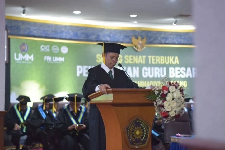 GURU BESAR BAHASA ARAB PERDANA DI UMM : PROF. Dr. ABDUL HARIS, MA CIPTAKAN MODEL “EMAS” BACA KITAB GUNDUL
