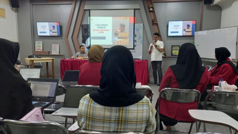 “MEMBUAT PROPOSAL ITU MUDAH” : PBA UMM ADAKAN WORKSHOP PENULISAN TUGAS AKHIR