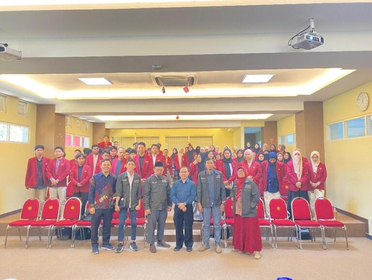 PENGUATAN MENTAL & KARAKTER MAHASISWA DI ERA DIGITAL : PBA UMM AWALI TAHUN AJARAN BARU DENGAN KULIAH PERDANA