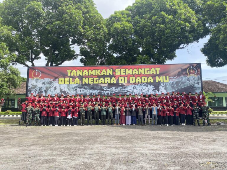 YA HAJ-HAJ AL-JUTS AL-TSALITS: PBA UMM ADAKAN KEGIATAN FUN MILITER BAGI MAHASISWA