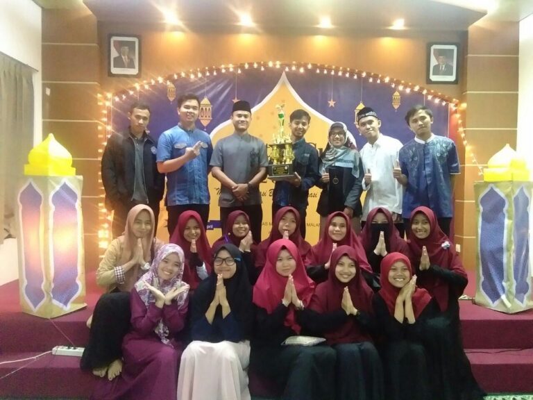 MAHASISWA PRODI PBA UMM SABET MEDALI EMAS DAN PERAK DALAM  KEJUARAAN MTQ