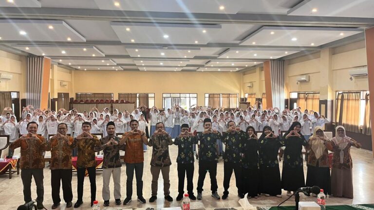 PBA UMM SAMBUT HANGAT KUNJUNGAN SANTRIWATI DARUL ARQAM KENDAL, KENALKAN WAJAH BARU PEMBELAJARAN BAHASA ARAB YANG MENYENANGKAN